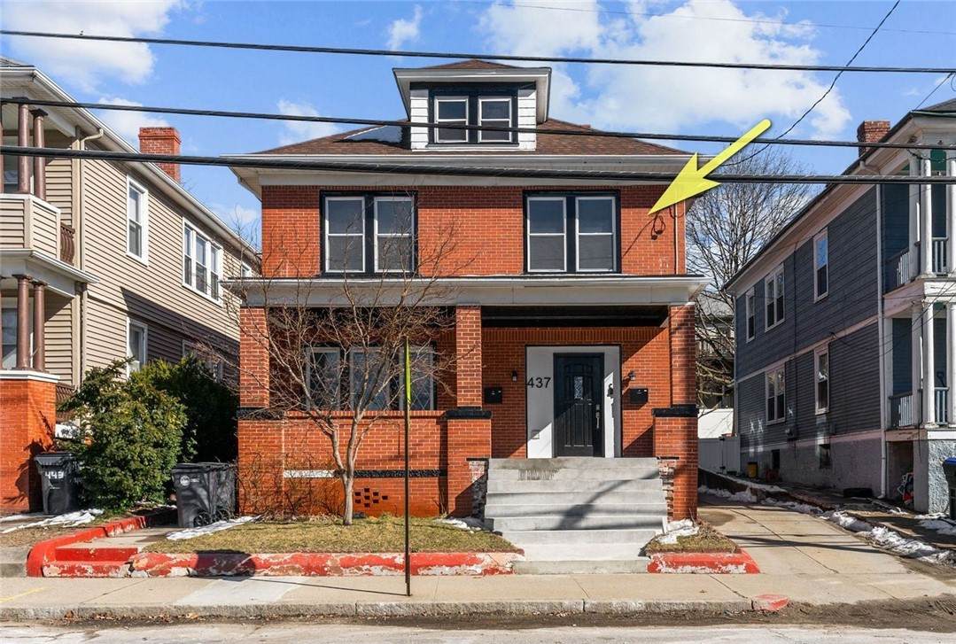 437 Charles Street - Photo 1