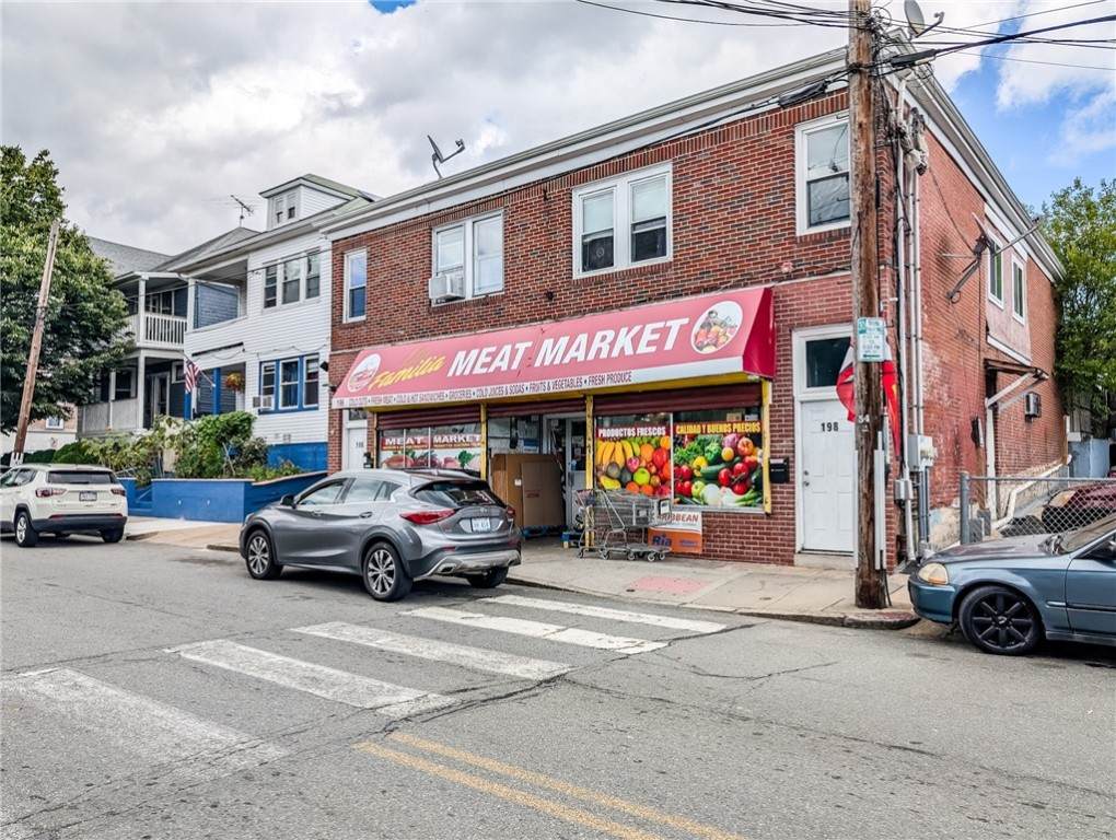 196 Pocasset Avenue - Photo 1