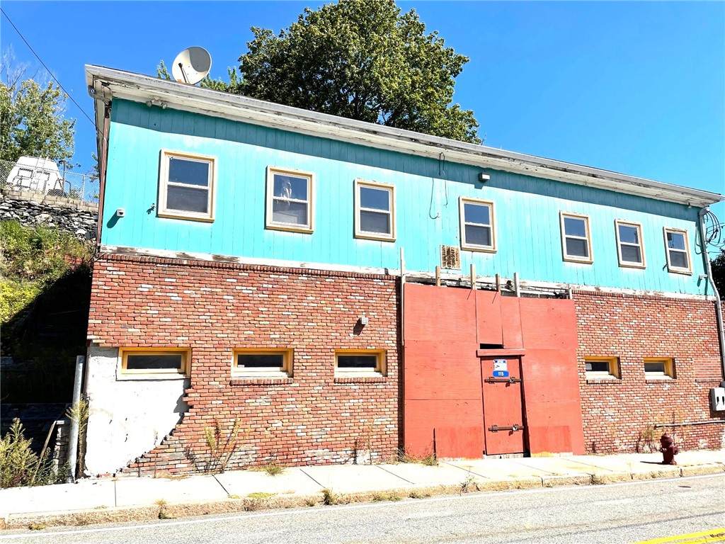 115 Railroad Street - Photo 1