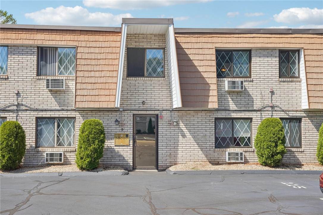 132 Hoffman Avenue - Photo 1