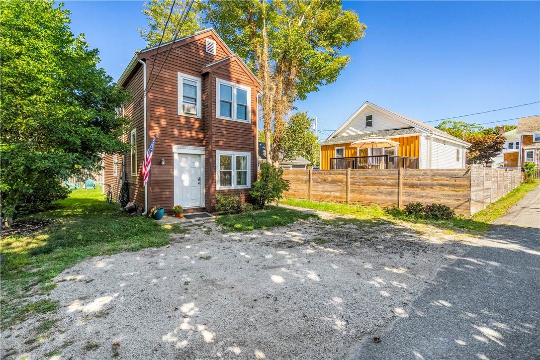 46 Thurston Avenue - Photo 1