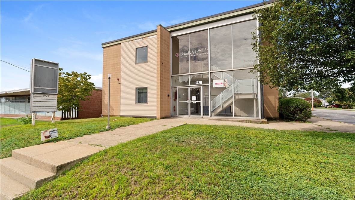 1429 Warwick Avenue - Photo 1