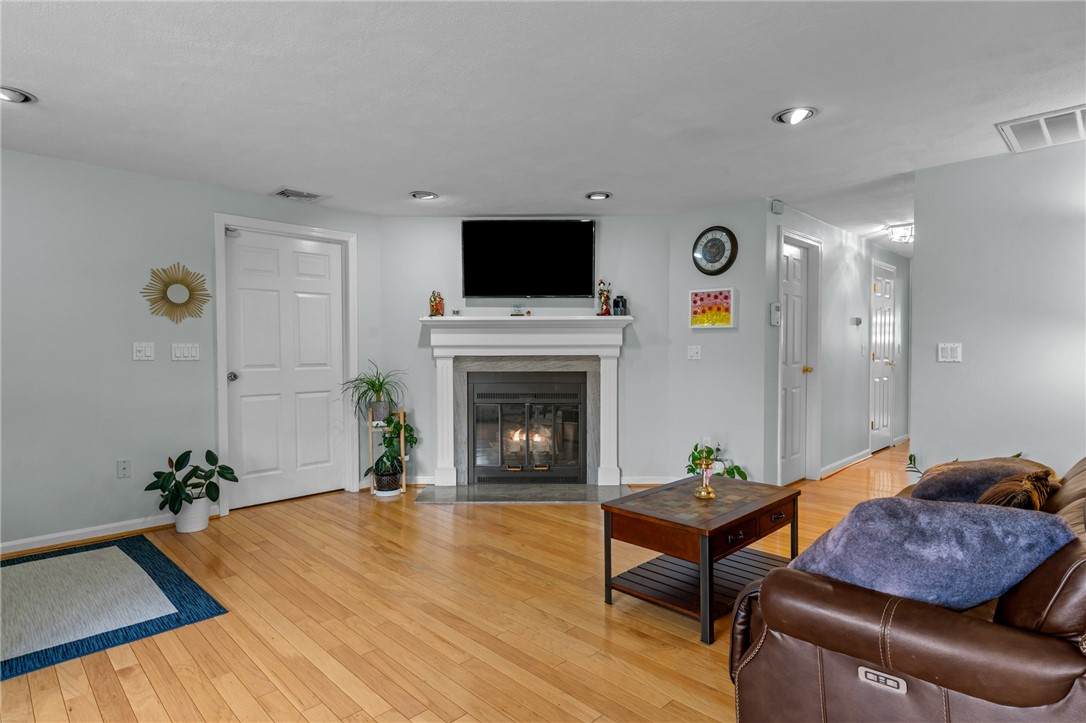 https://bt-photos.global.ssl.fastly.net/rhodeisland/orig_boomver_1_1396806-2.jpg