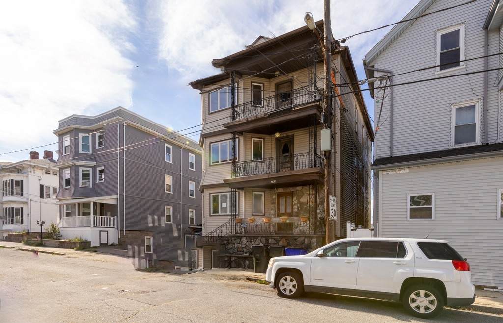 487 Ridge Street - Photo 1