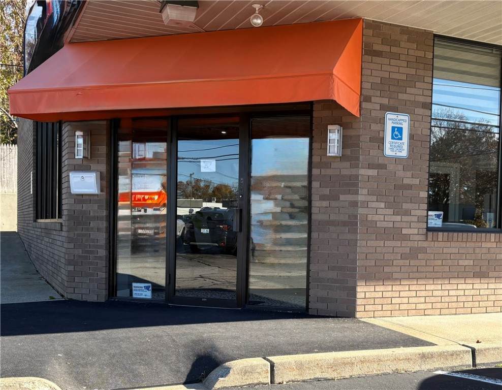 690 Oaklawn Avenue - Photo 1