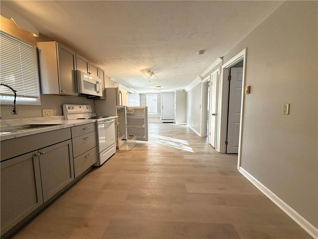 87 Bates Avenue - Photo 1