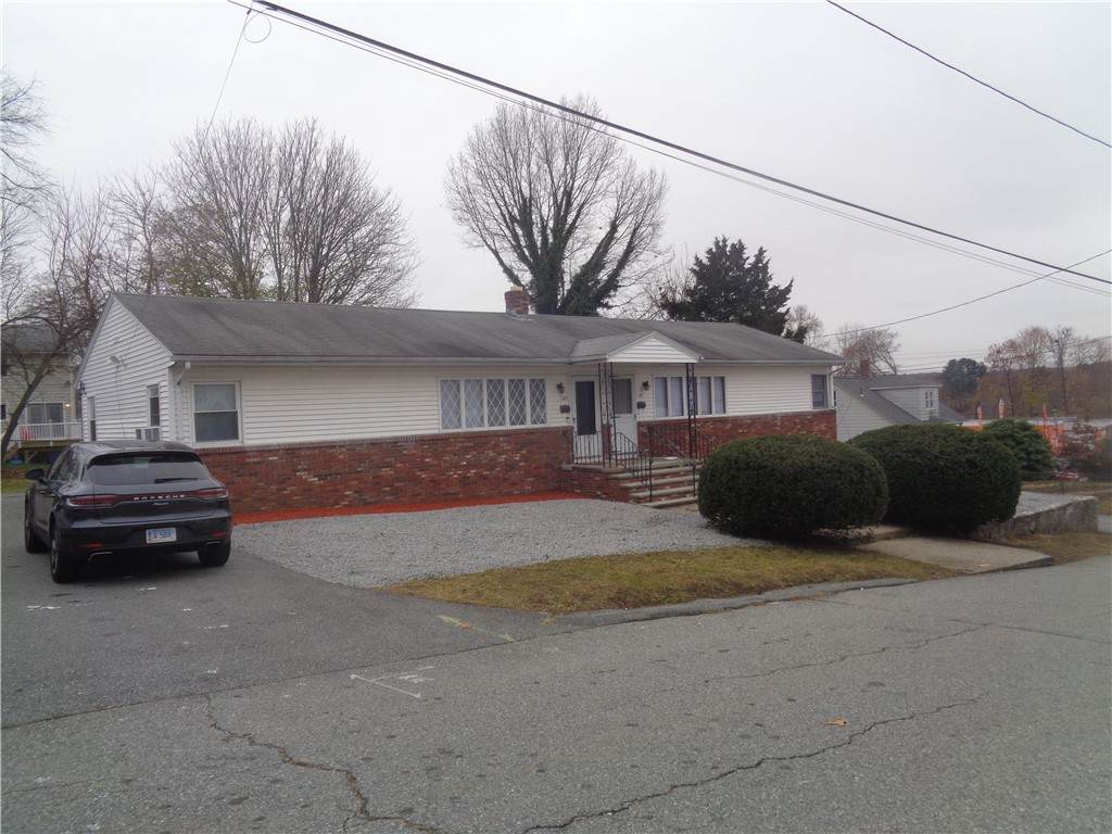 140 Lawrence Street - Photo 1