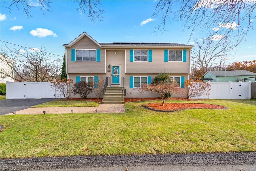 12 Railroad Row - Photo 1