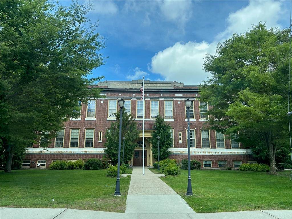 265 Sayles Avenue - Photo 1