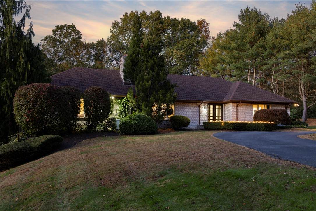 140 White Birch Circle - Photo 1