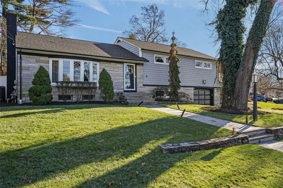 210 Summit Drive - Photo 1