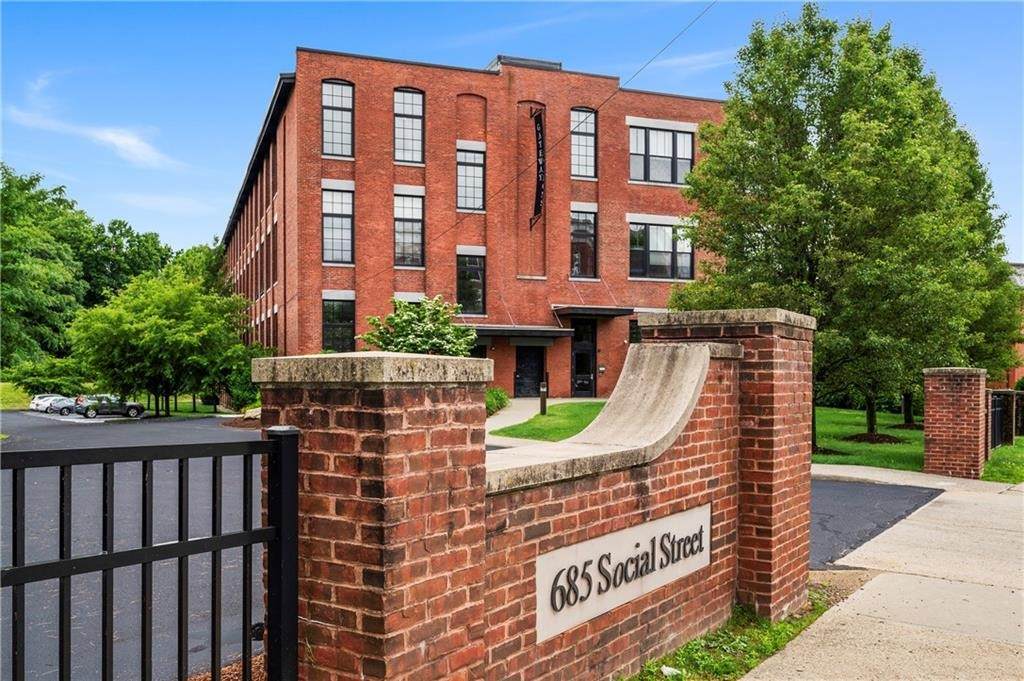 685 Social Street - Photo 1