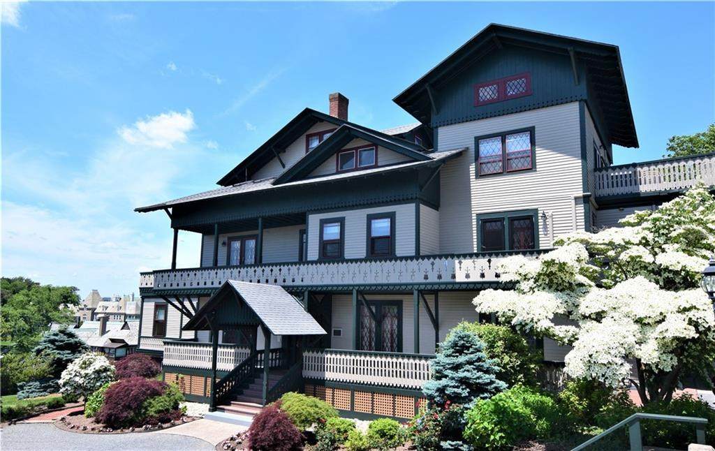 35 Chastellux Avenue - Photo 1