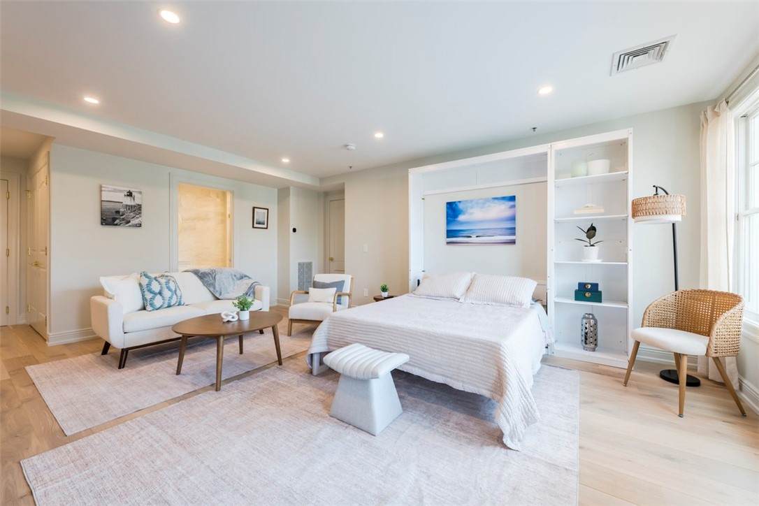 10 Brown & Howard - Photo 1