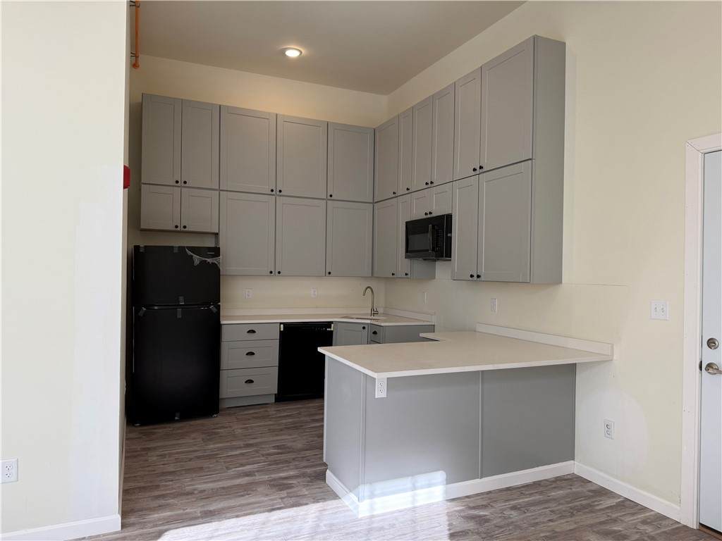327 Pine Street - Photo 1