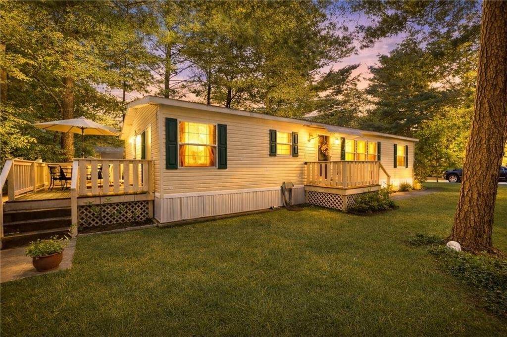 8 King Philip Road - Photo 1