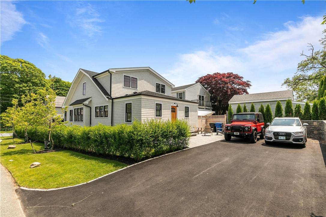 109 Carroll Avenue - Photo 1