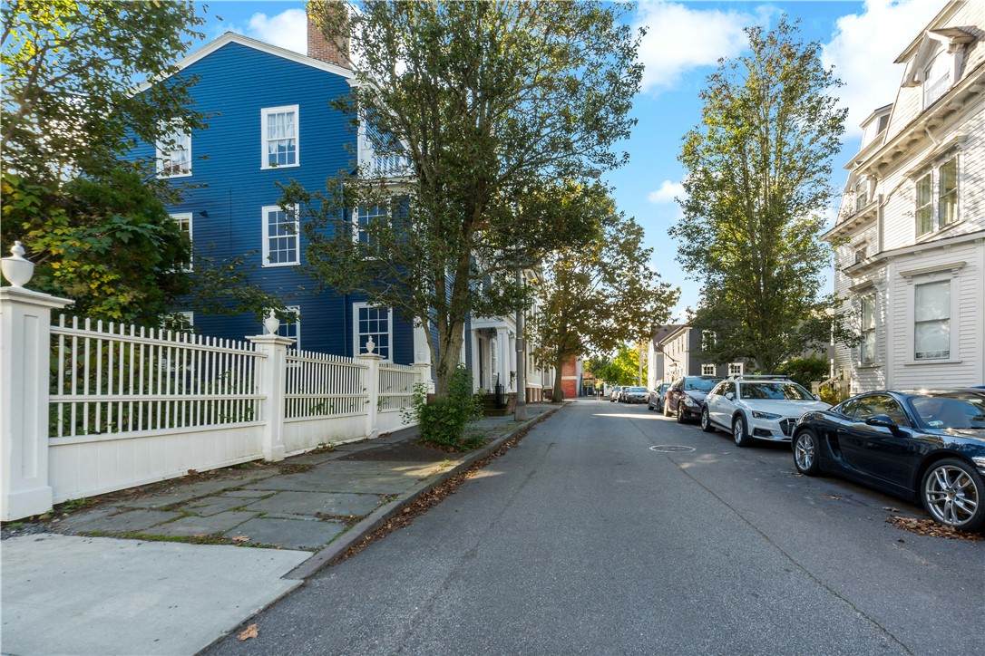 https://bt-photos.global.ssl.fastly.net/rhodeisland/orig_boomver_1_1404573-2.jpg