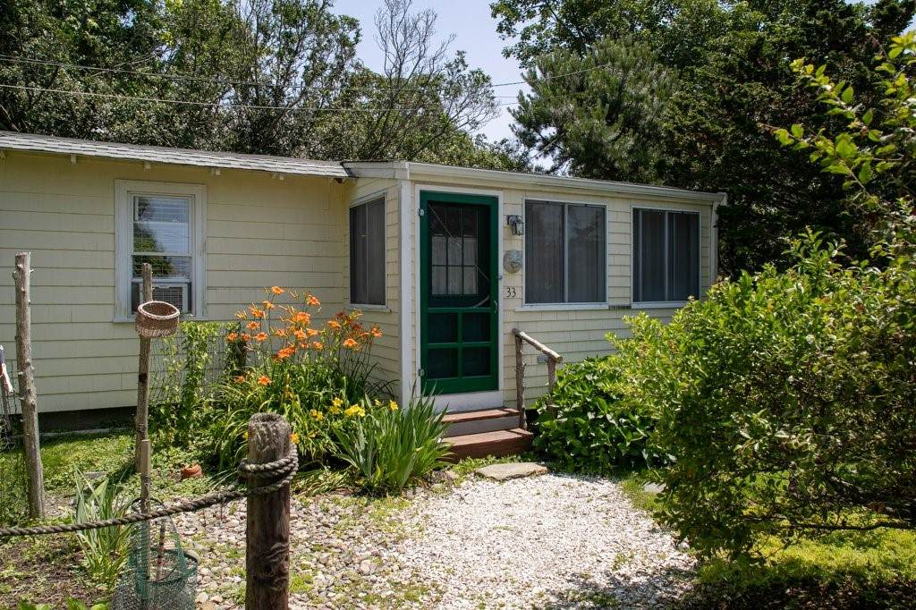 33 Warren Avenue - Photo 1