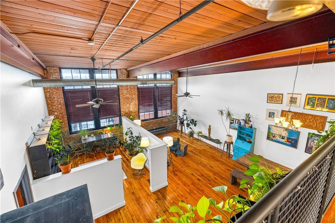 685 Social Street - Photo 1