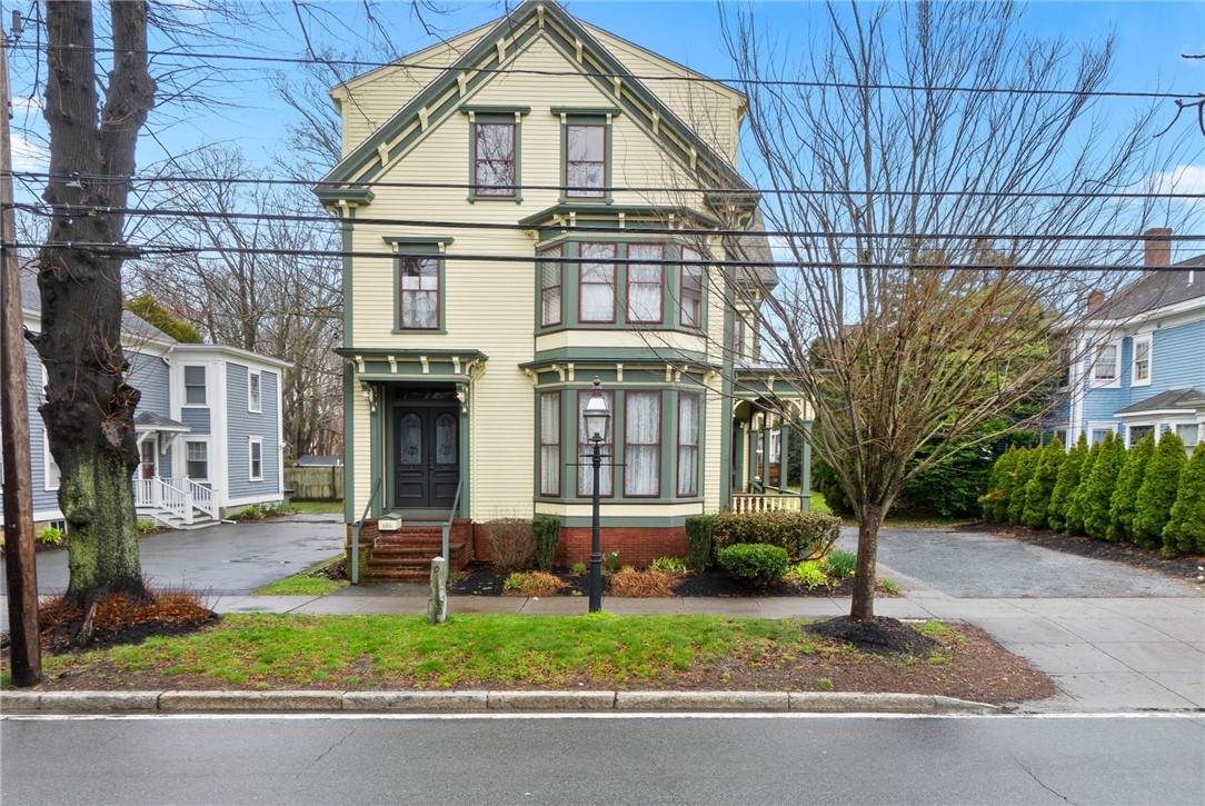 686 Hope Street - Photo 1