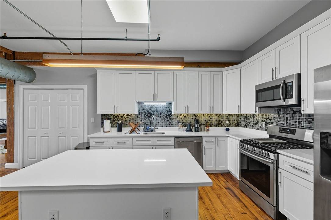 396 Roosevelt Avenue - Photo 1