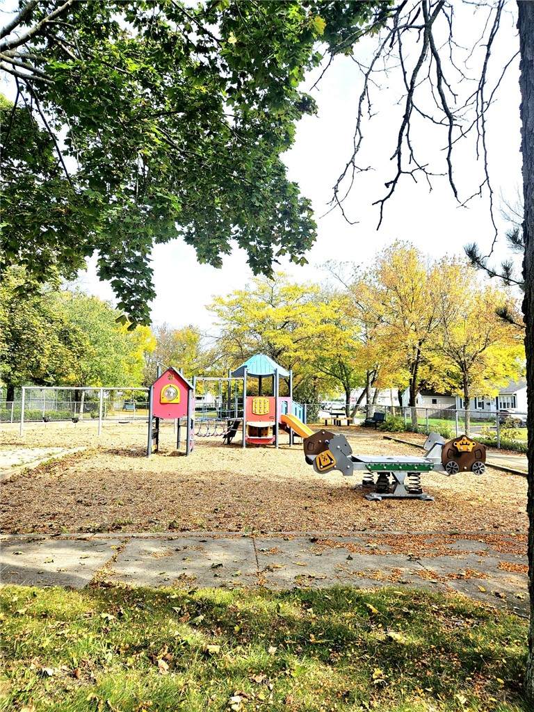 https://bt-photos.global.ssl.fastly.net/rhodeisland/orig_boomver_1_1406373-2.jpg