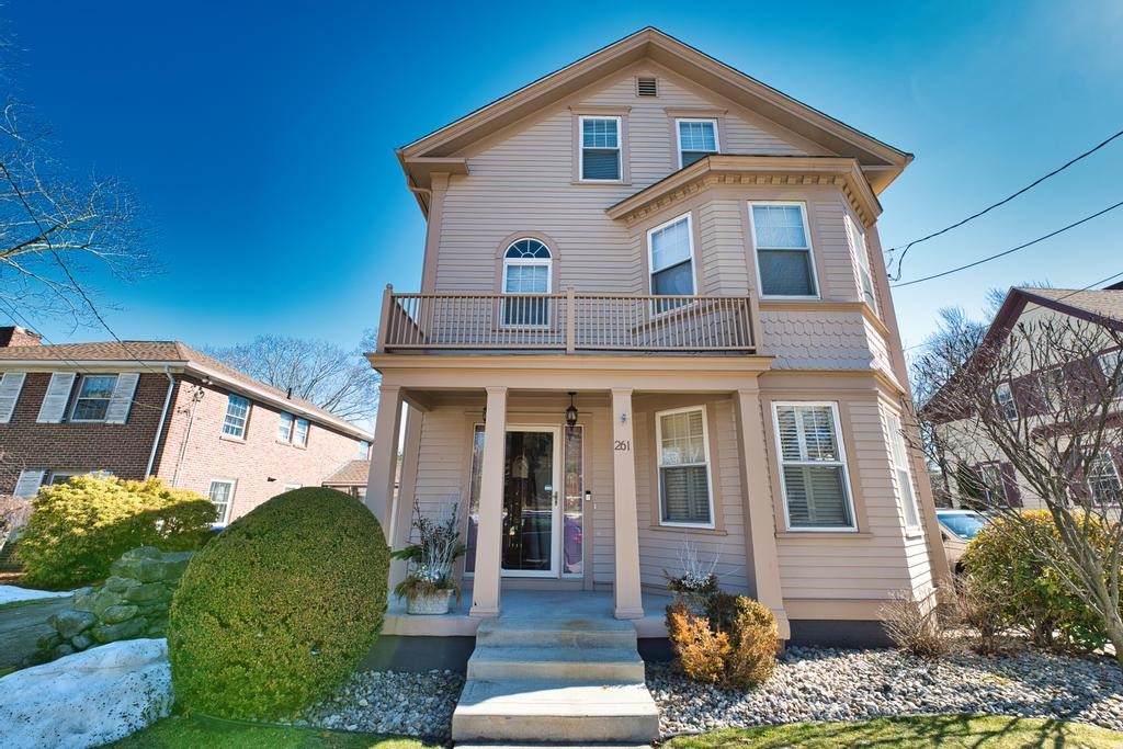 261 Blackstone Boulevard - Photo 1