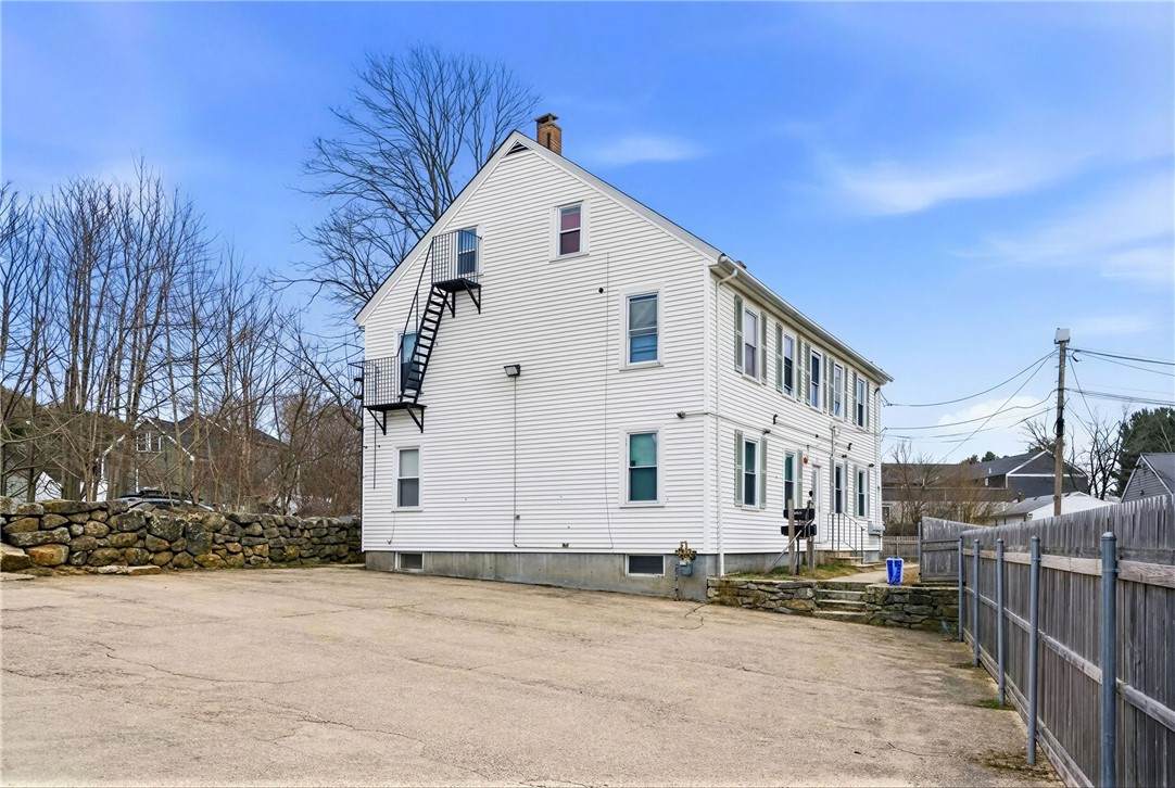 513 Washington Street - Photo 1
