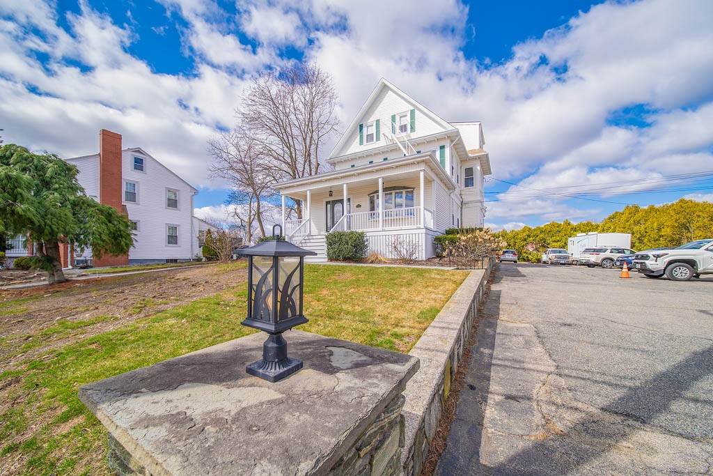 2919 Pawtucket Avenue - Photo 1