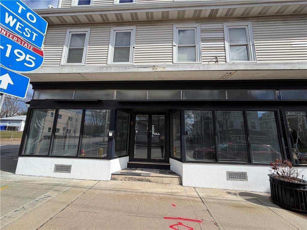 208 Warren Avenue - Photo 1