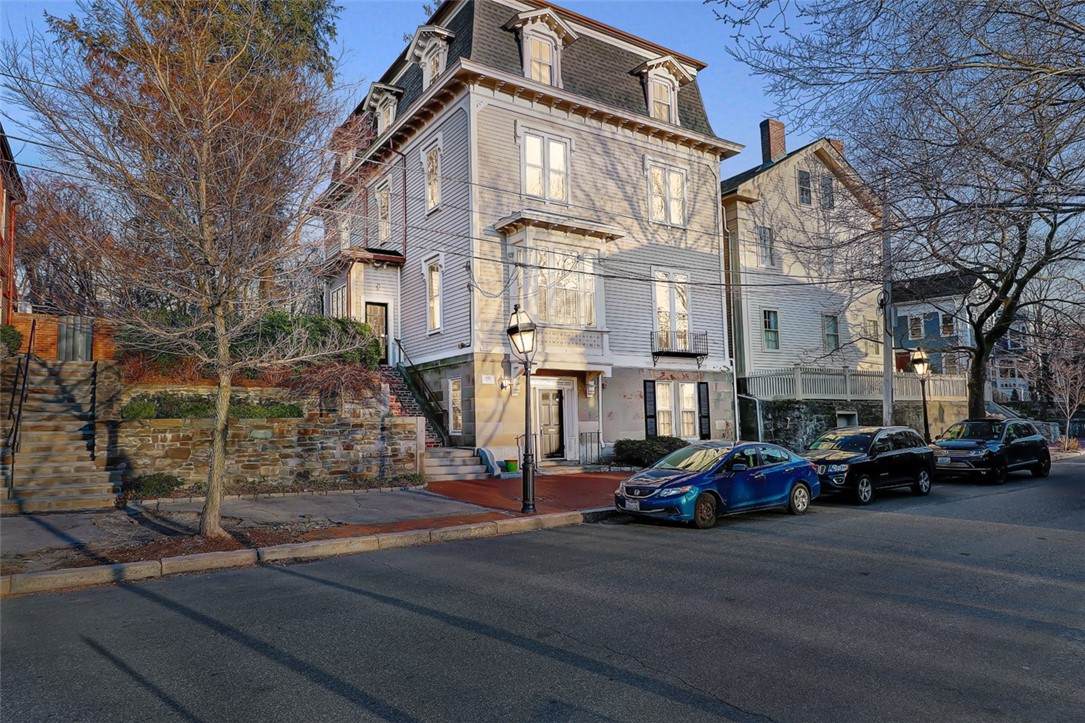 7 Benefit Street - Photo 1