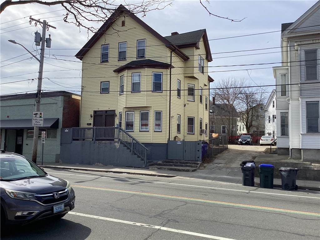 476 Smith Street - Photo 1