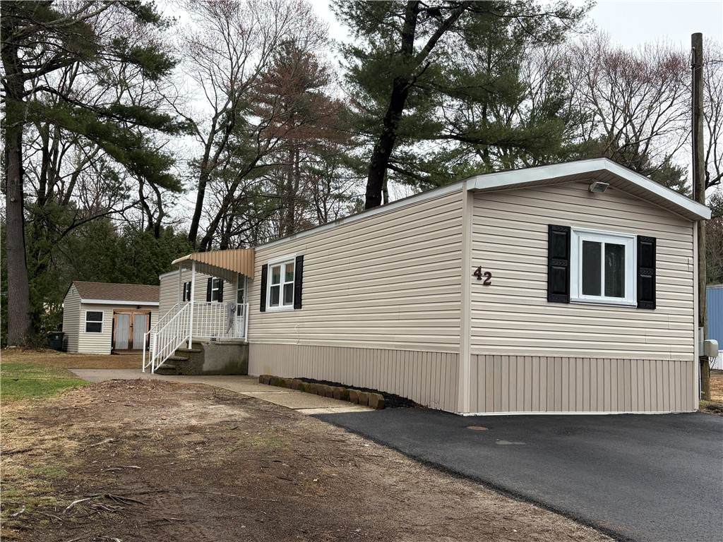 42 Maplewood Drive - Photo 1