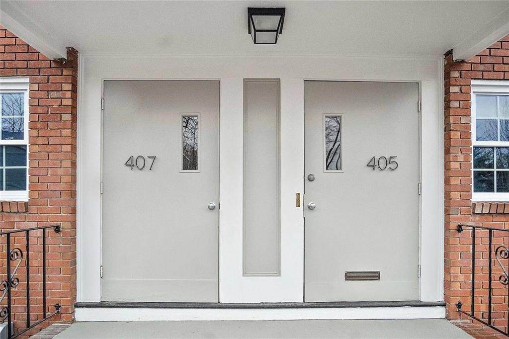 407 Washington Street - Photo 1