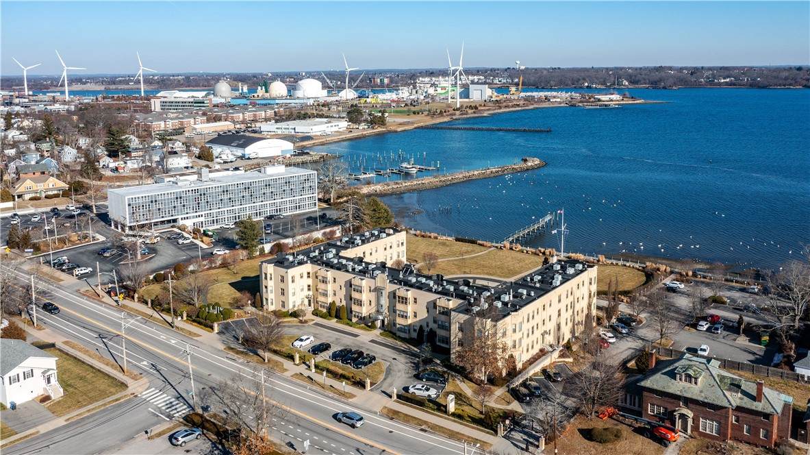 1180 Narragansett Boulevard - Photo 1