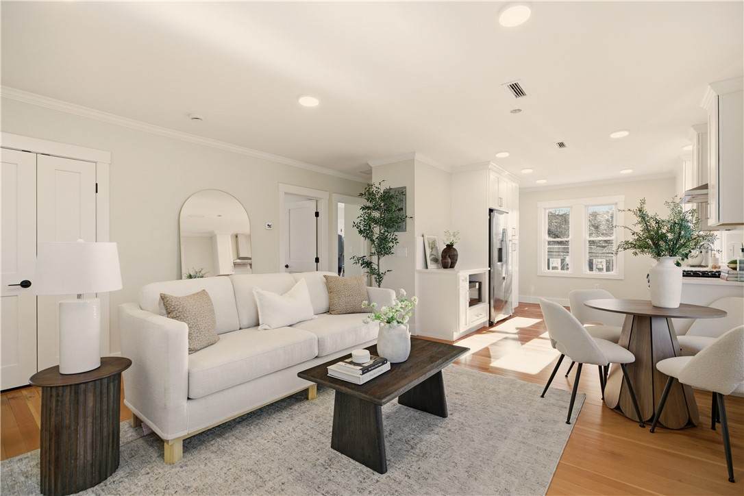 85 Bayview Avenue - Photo 1