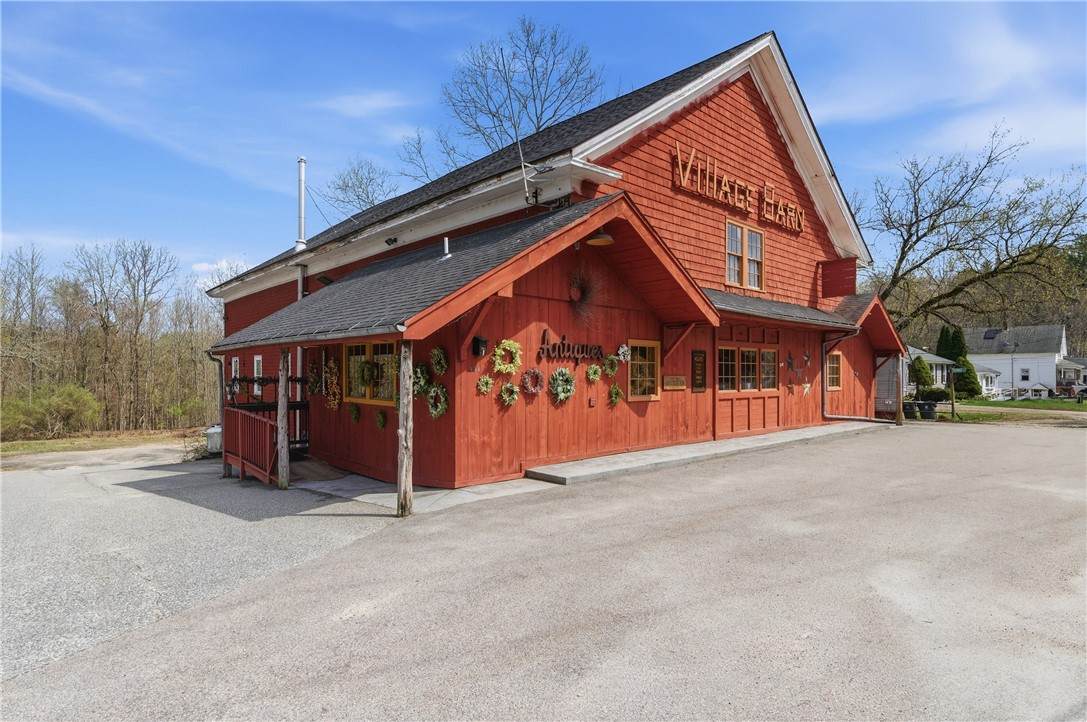 953 Victory Highway - Photo 1