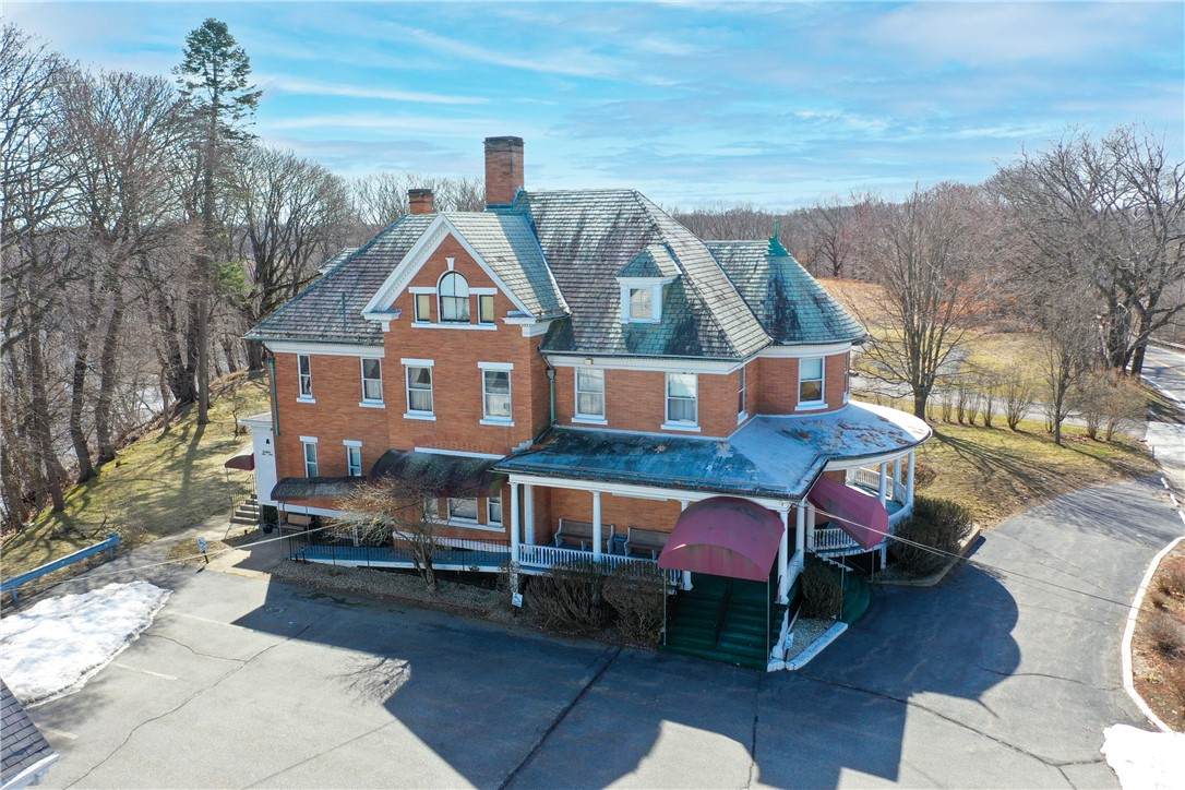 1501 Lonsdale Avenue - Photo 1