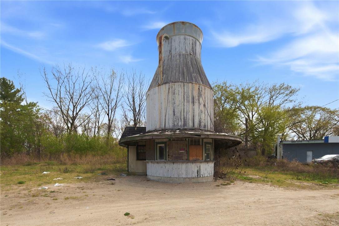 920 Eddie Dowling Highway - Photo 1
