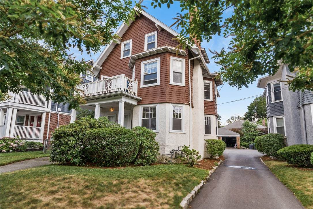 155 Irving Avenue - Photo 1