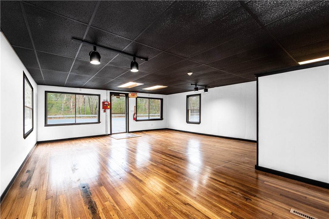 120 Danielson Pike - Photo 1