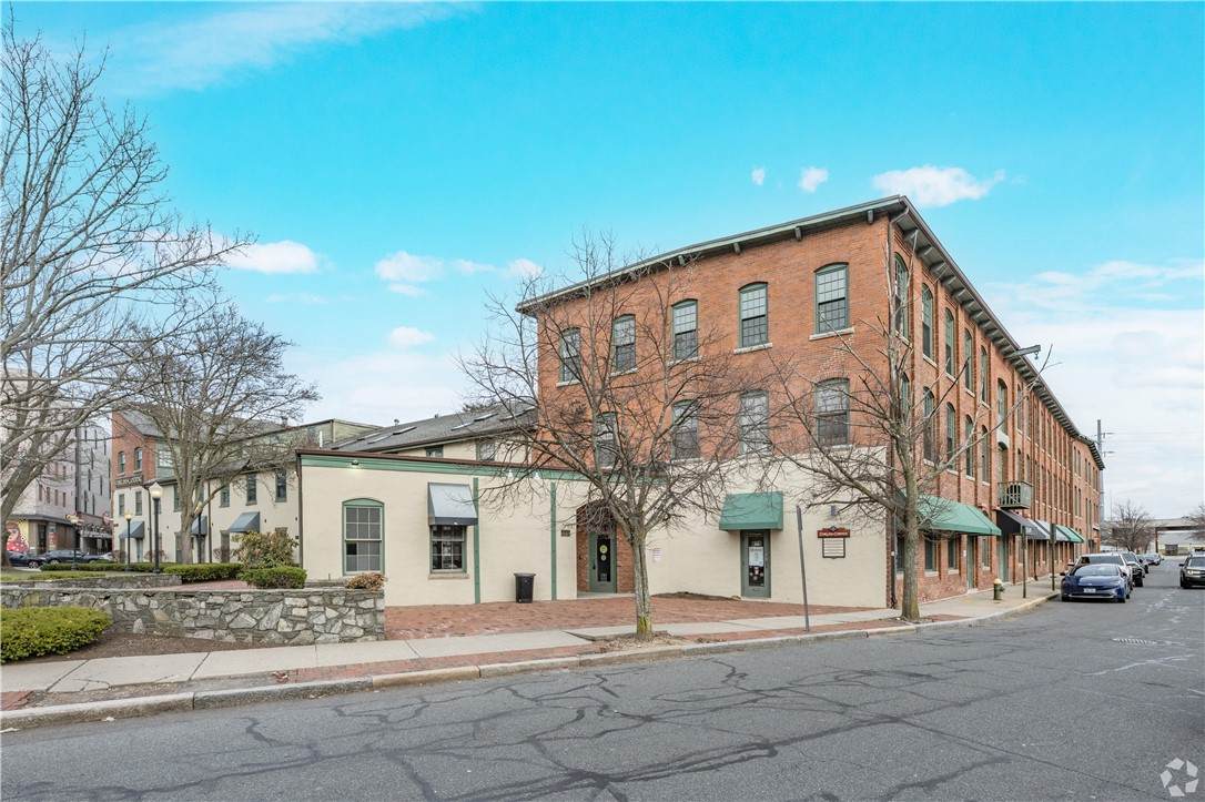 105 Wickenden Street - Photo 1