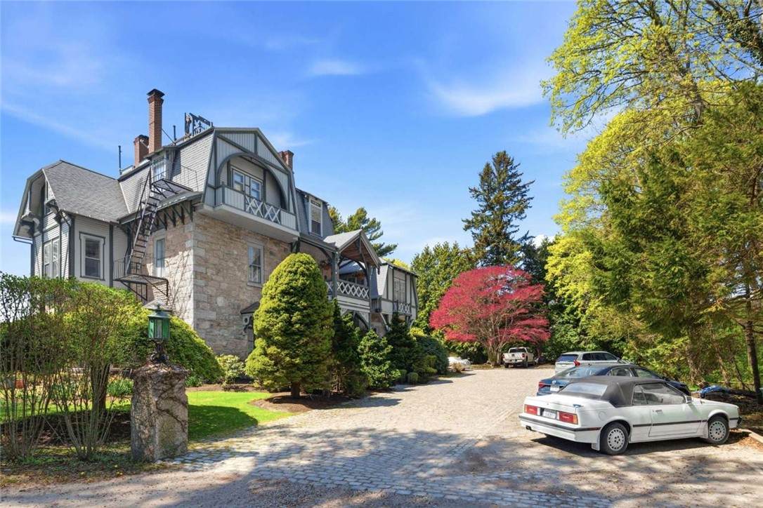 https://bt-photos.global.ssl.fastly.net/rhodeisland/orig_boomver_1_1411981-2.jpg