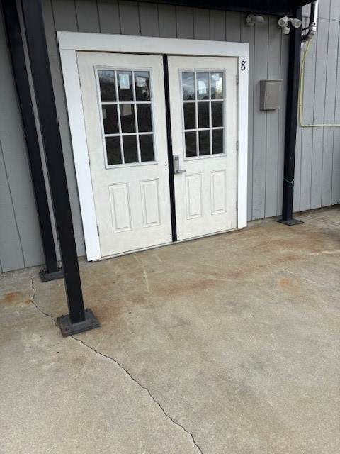 1038 Aquidneck Avenue - Photo 1