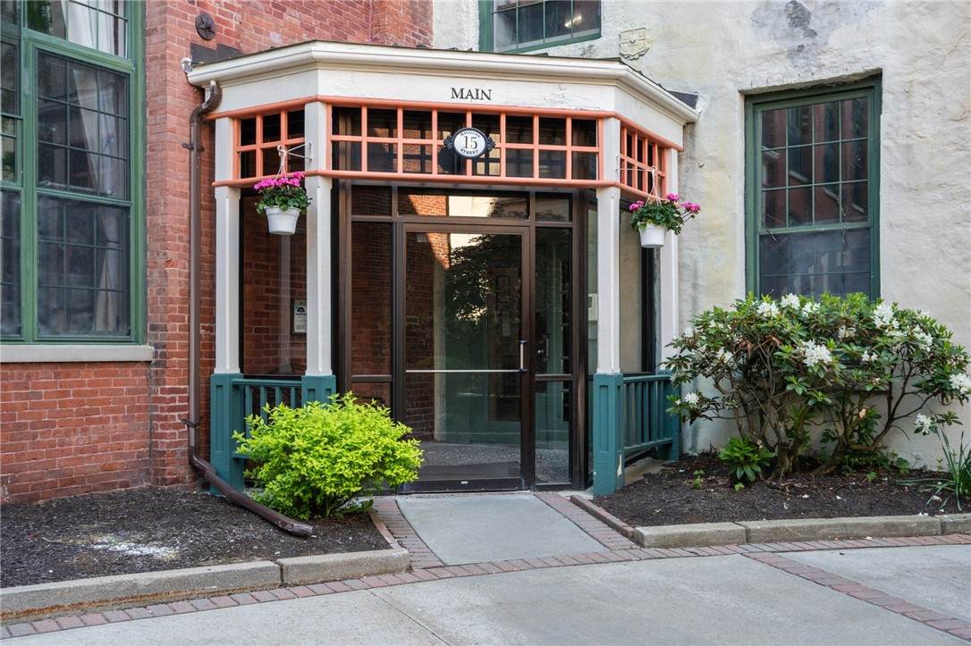 15 Higgins Street - Photo 1