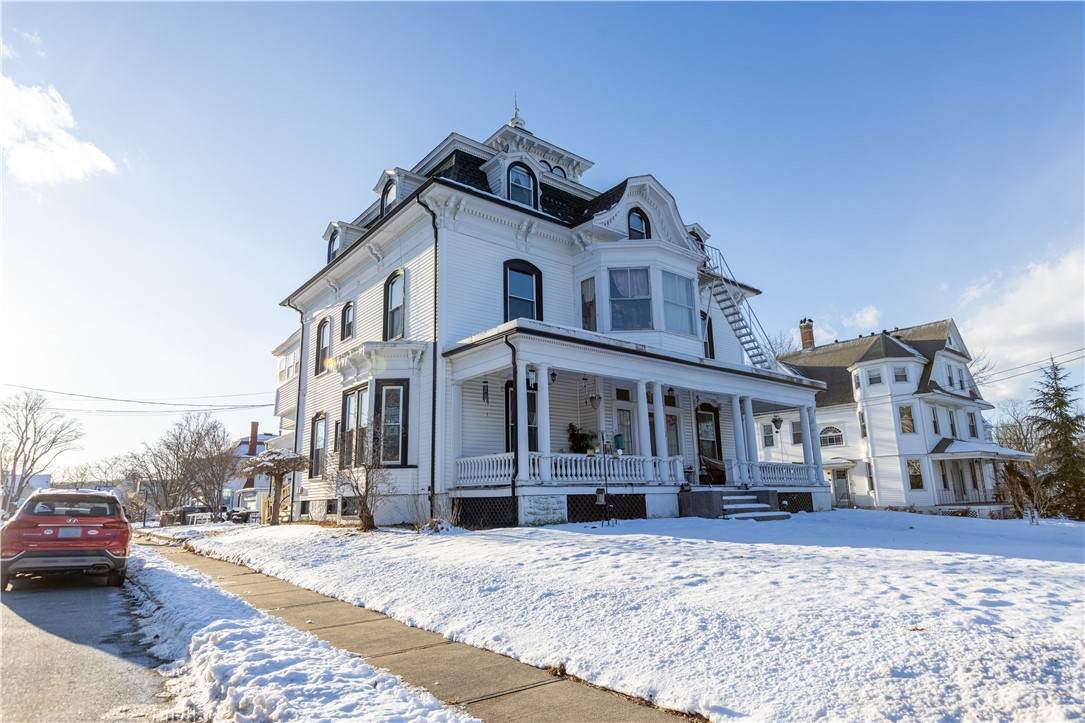 274 Harris Avenue - Photo 1