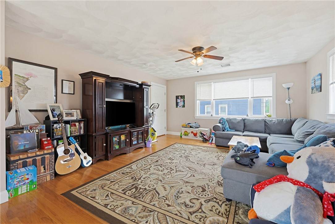 https://bt-photos.global.ssl.fastly.net/rhodeisland/orig_boomver_1_1413736-2.jpg