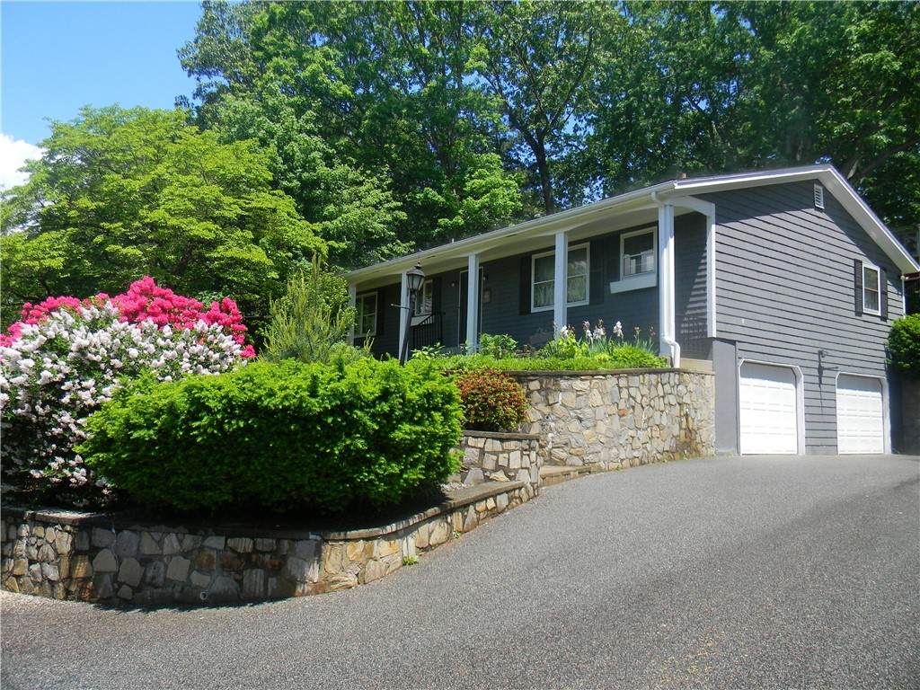 90 Quaker Drive - Photo 1