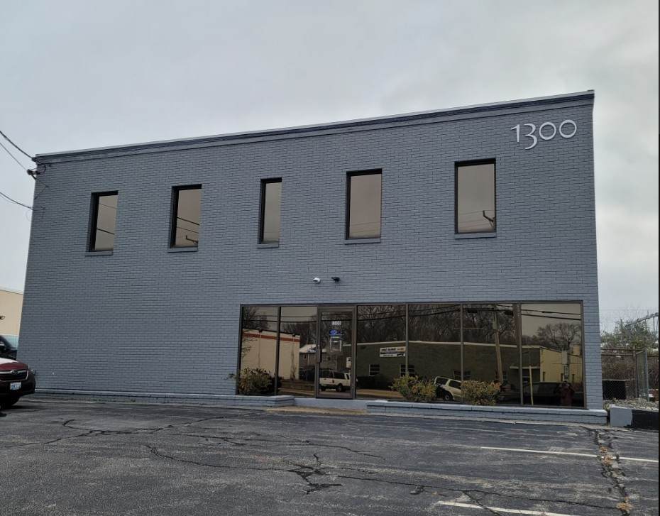 1300 Jefferson Boulevard - Photo 1